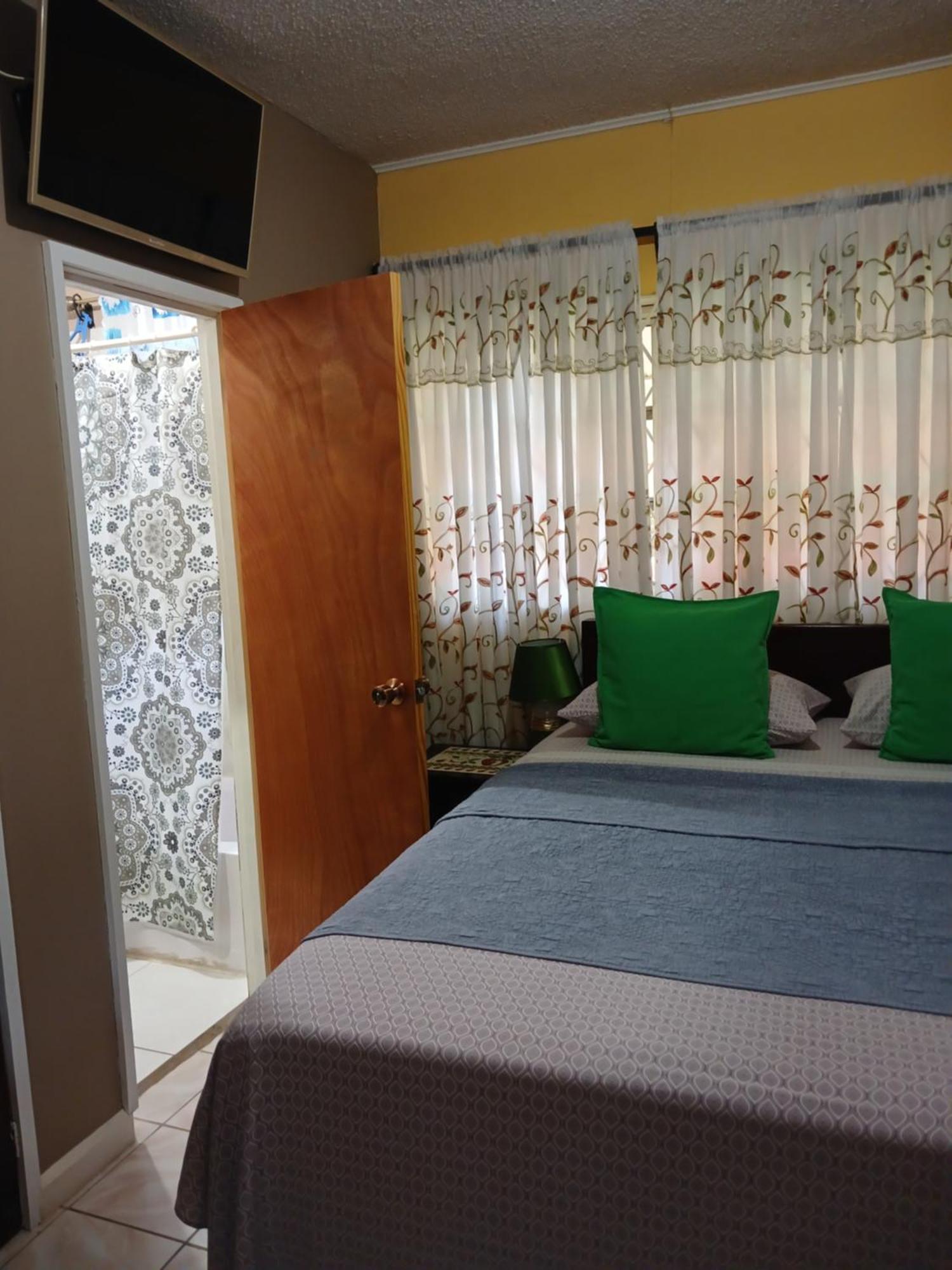 Ultimate Freedom Bed And Breakfast Santa Cruz Esterno foto
